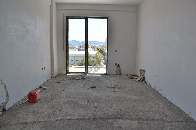 One bedroom apartment for sale&nbsp; near the Oxhaku and Xhamlliku area in Tirana.
The house is sit
